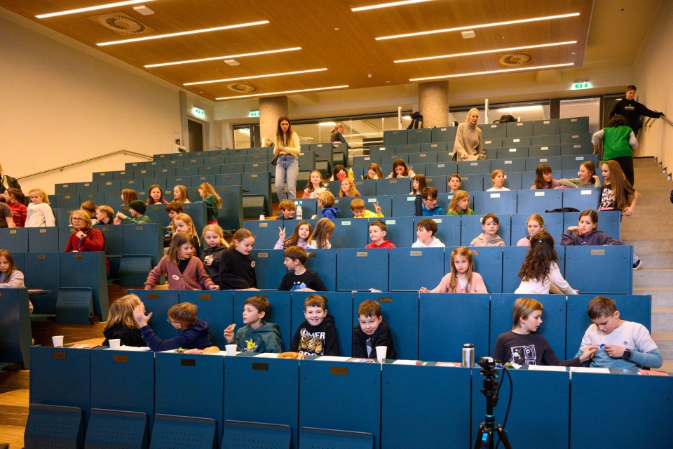 Uni für Kinder; HS1; Bibliothek; AAU; Universität Klagenfurt; Fotograf Thomas Hude; Aufnahmedatum 5. Februar 2026