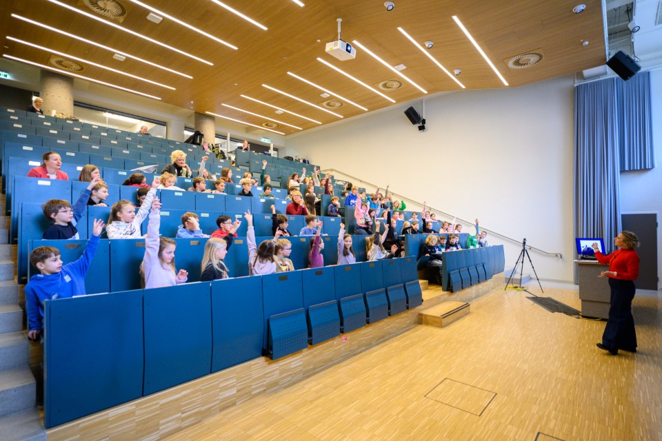 Uni für Kinder; HS1; Bibliothek; AAU; Universität Klagenfurt; Fotograf Thomas Hude; Aufnahmedatum 5. Februar 2026