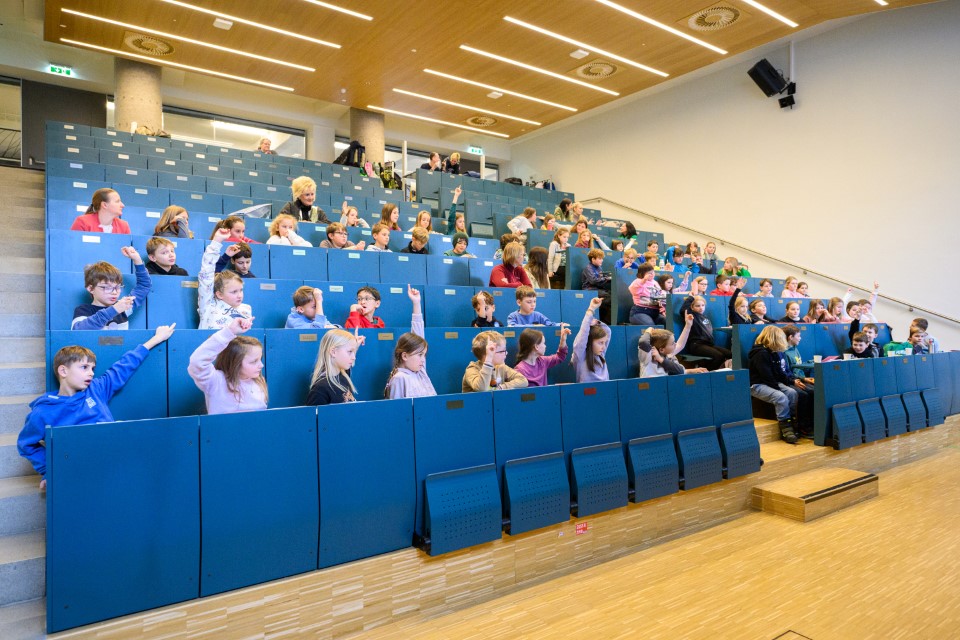 Uni für Kinder; HS1; Bibliothek; AAU; Universität Klagenfurt; Fotograf Thomas Hude; Aufnahmedatum 5. Februar 2026