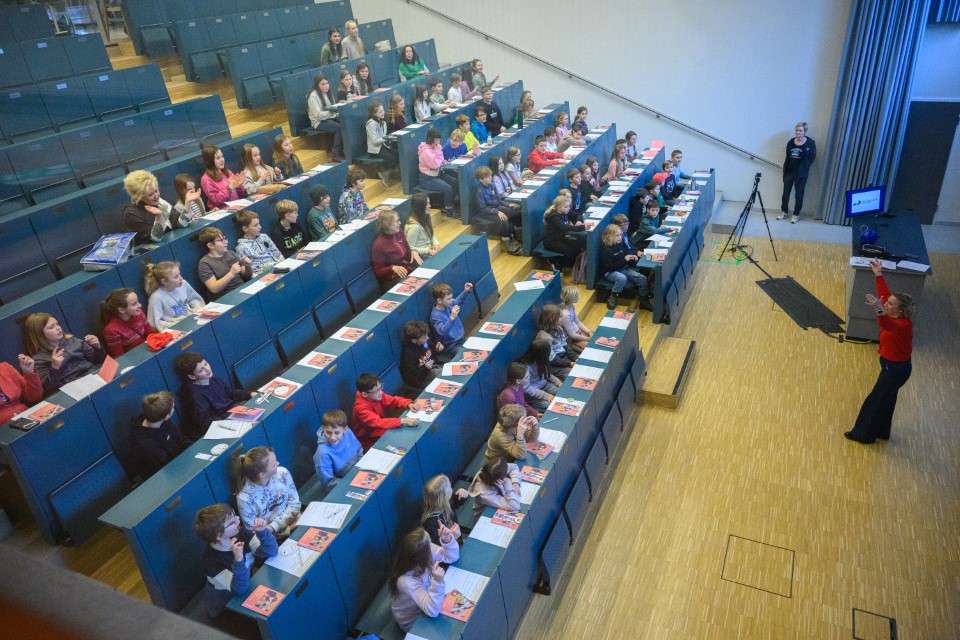 Uni für Kinder; HS1; Bibliothek; AAU; Universität Klagenfurt; Fotograf Thomas Hude; Aufnahmedatum 5. Februar 2026