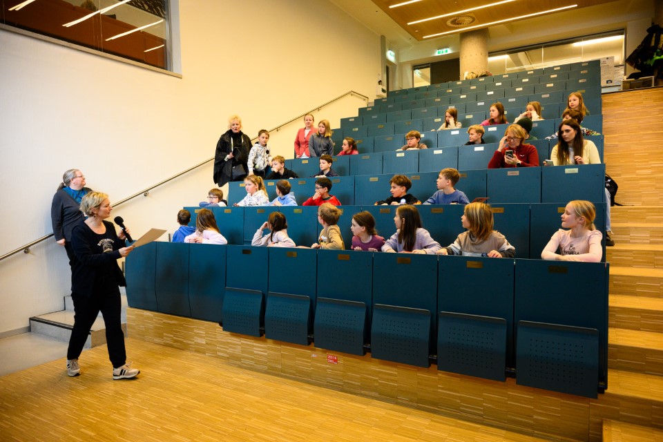 Uni für Kinder; HS1; Bibliothek; AAU; Universität Klagenfurt; Fotograf Thomas Hude; Aufnahmedatum 5. Februar 2026