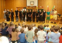 Slow. Theaterstück | Gledališka predstava „Čudežni labirint“